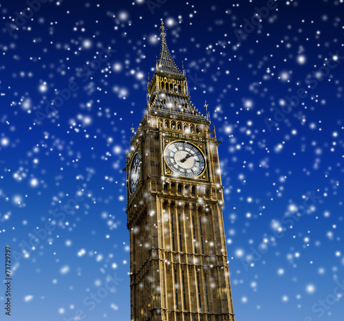 London, Big Ben mit Schneeflocken