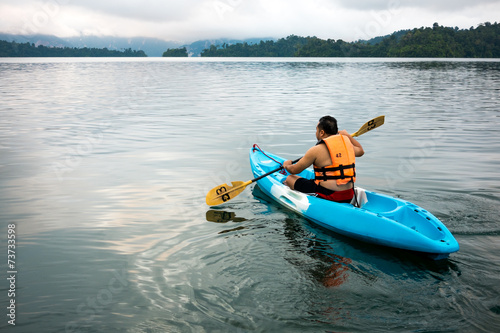 traveler kayaking © imnoom