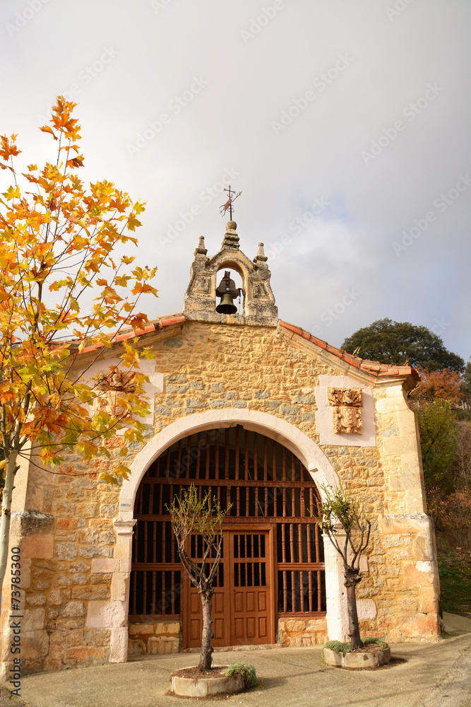 ermita romanica en pesquera de ebro