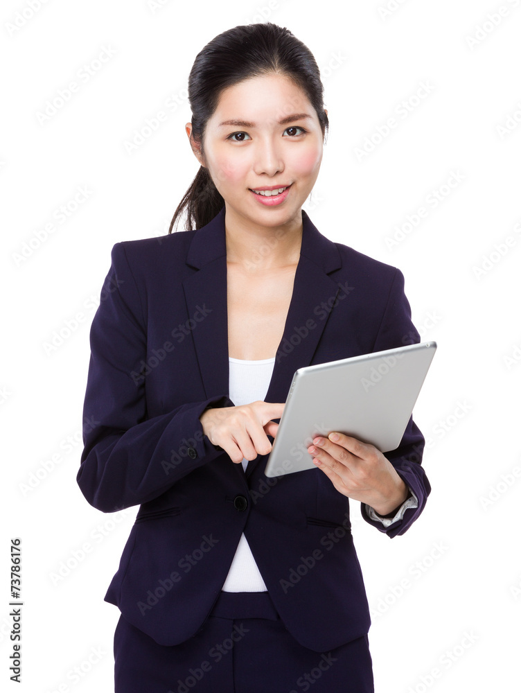 Businesswoman use of digital tablet