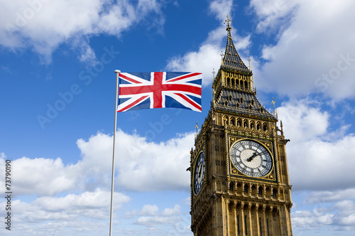 London Big Ben mit Nationalflagge