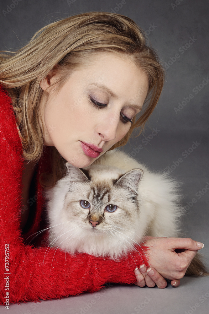 femme avec chat femme avec chat