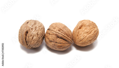 trio de noix sèches