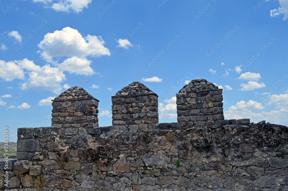 Reste der alten Stadtmauer in Miranda do Douro