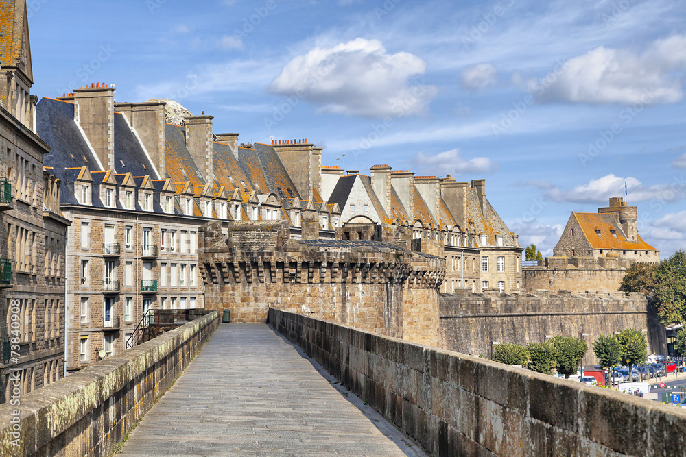 Wall of historical city Saint Malo, France - obrazy, fototapety, plakaty 