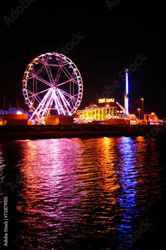 lumière de parc d'attractions © LeChatLeo