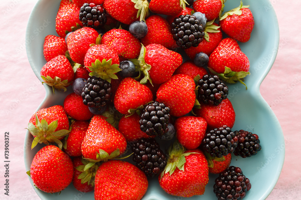 fresh berries fresh berries