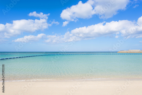 沖縄のビーチ・トロピカルビーチ © yuuta