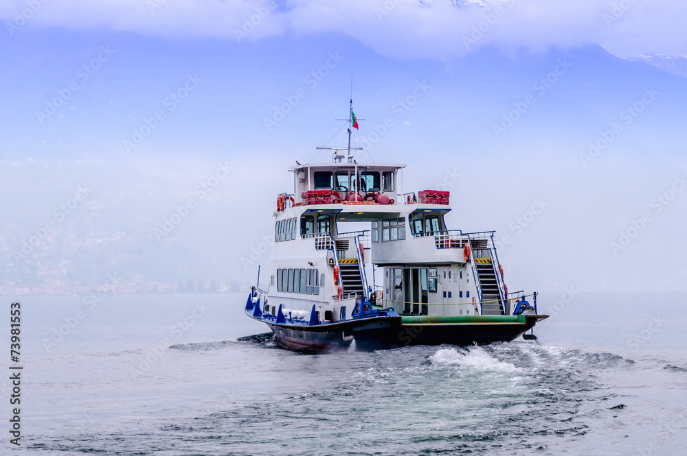 Obraz premium Car-ferry