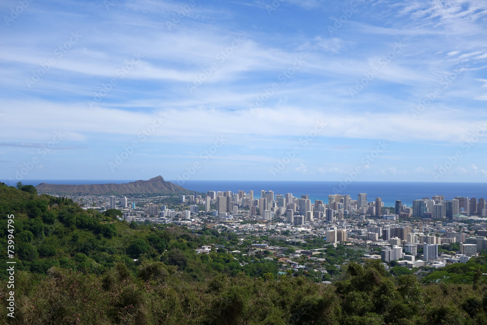 Obraz premium Diamondhead and the city of Honolulu on Oahu on a nice day
