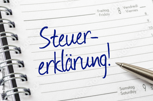 Terminkalender mit dem Eintrag Steuererklärung