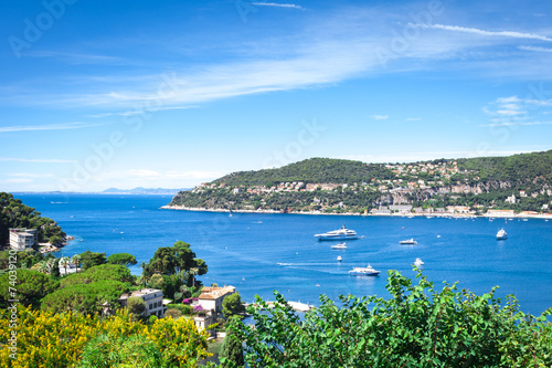 Платно Panoramic view of the bay Villefranche-sur-Mer in France