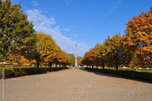Obelisk, Herbststimmung am Circus, Putbus