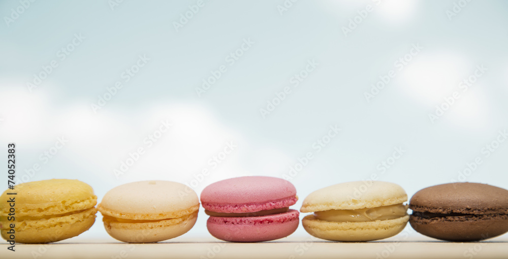 Obraz premium Colorful macaroons, French pastry