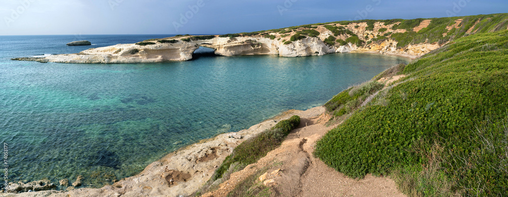 Sardegna, panorama di s'Archittu, monumento naturale