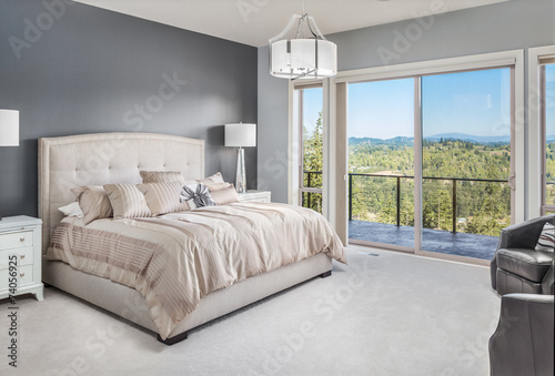 Bild auf Leinwand Master Bedroom in Luxury Home