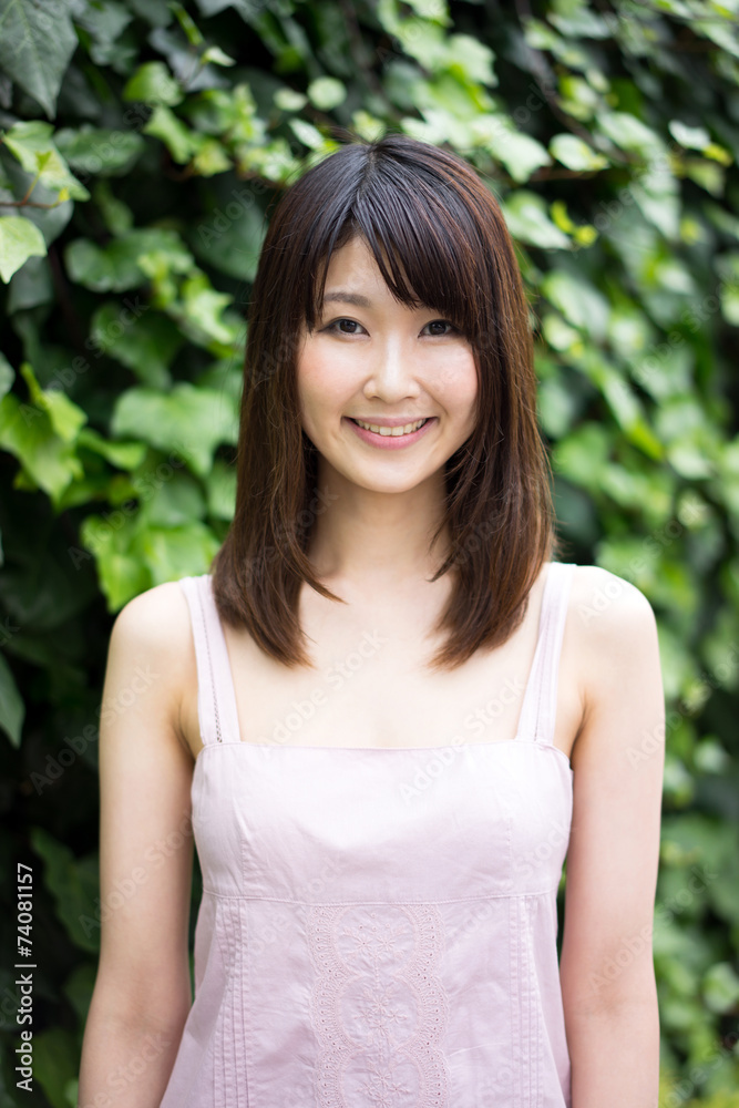 笑顔の女性 笑顔の女性