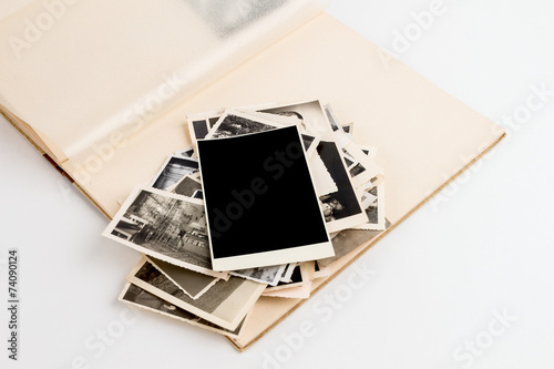 Album geöffnet von oben mit 1 bild freigestellt