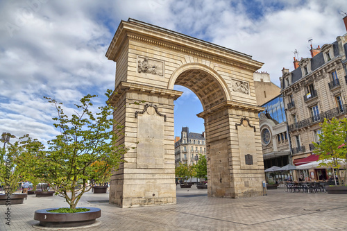 Obraz na płótnie Guillaume gate on Darcy square in Dijon, France w salonie