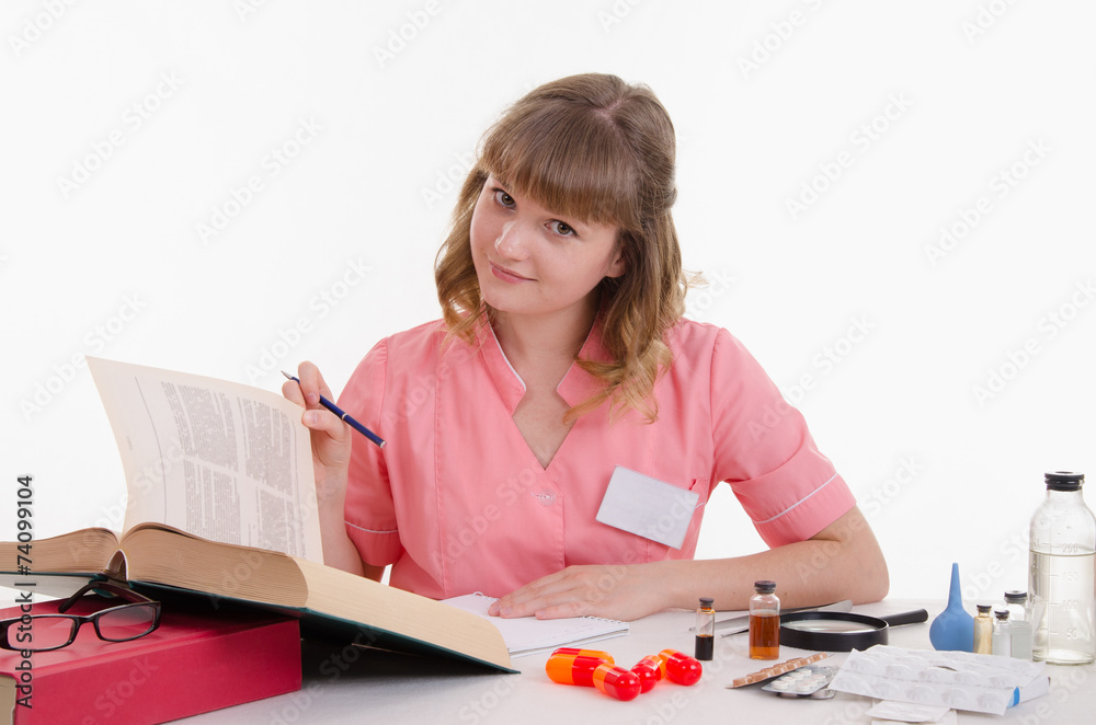 Pharmacist enjoy reading medication guide Pharmacist enjoy reading medication guide