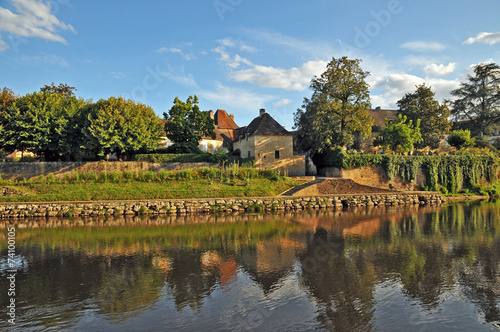 La Vezere a Montignac, Aquitania - Francia photo