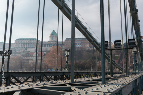 Szechenyi Chain Bridge, Budapest © kvitkafabian