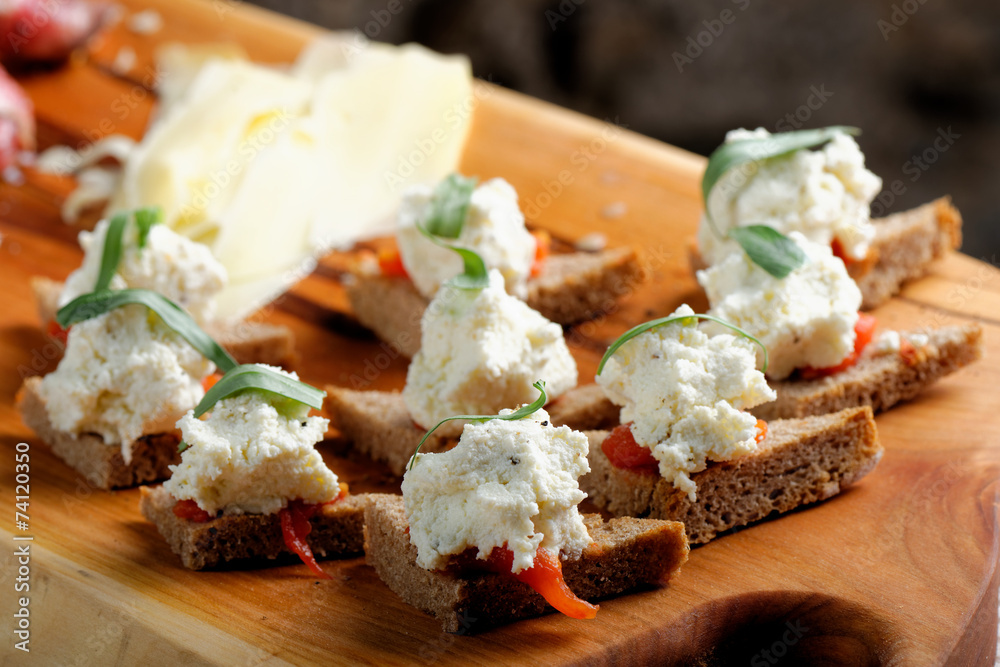 Canapes with smoked salmon and cream cheese Canapes with smoked salmon and cream cheese