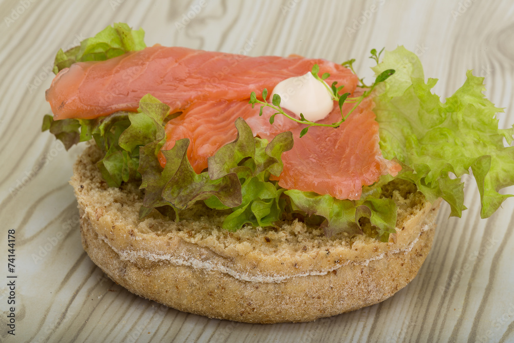 Salmon sandwich with thyme Salmon sandwich with thyme