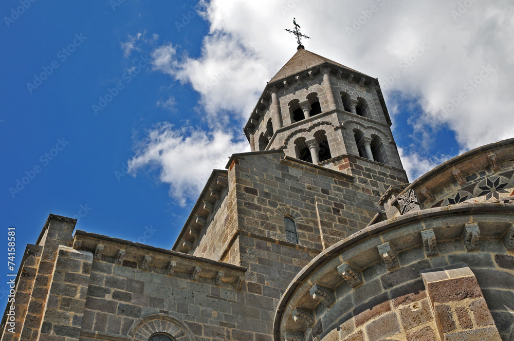 Fototapeta premium La Chiesa di Saint-Nectaire, Alvernia - Francia