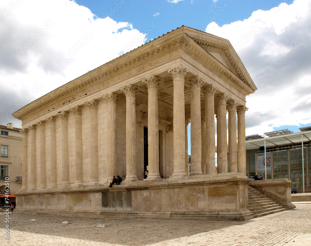 Maison carrée à Nîmes