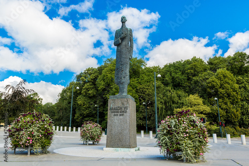 Statue of King Haakon VII in Oslo photo