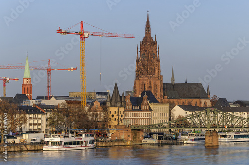 Stadtansicht von Frankfurt mit Dom