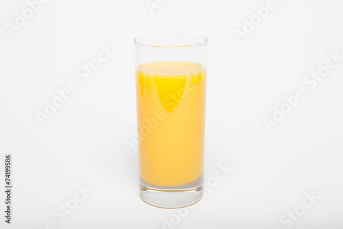 glas orangensaft isoliert