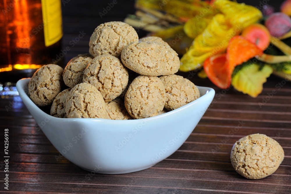 Ciotola di amaretti Ciotola di amaretti