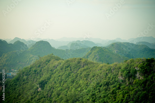 Mountains of Halong bay and Catba © Ni23
