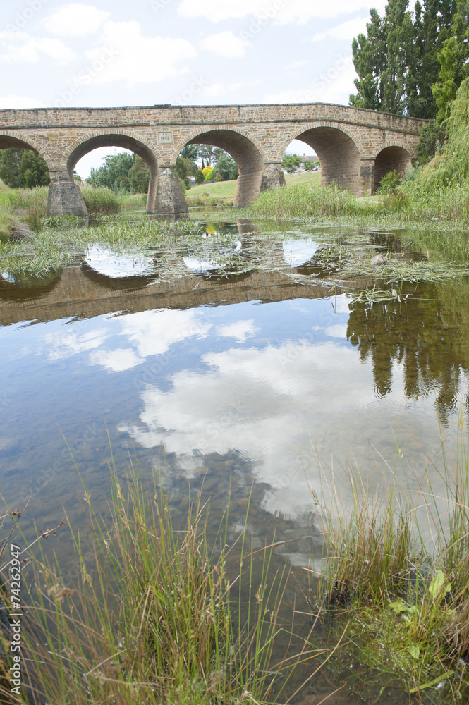 Fototapeta premium Historic Arch Bridge in Richmond, Tasmania, Australia