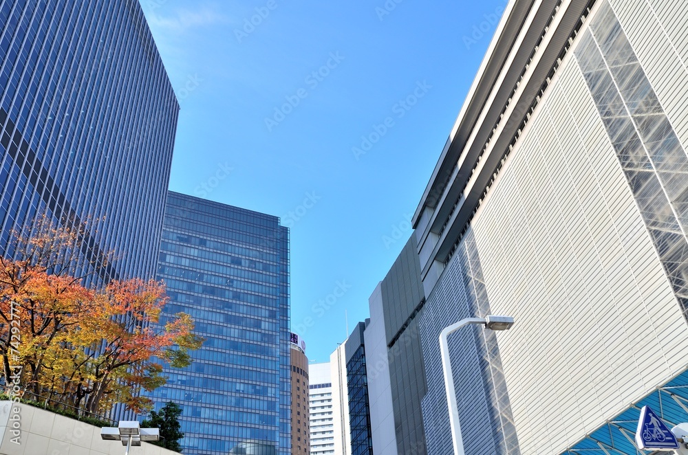 Obraz premium 大阪駅前のビル群