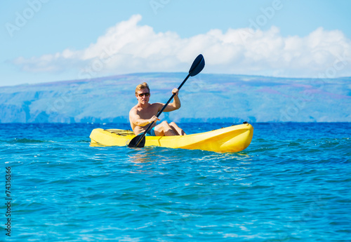 Kayaking © EpicStockMedia
