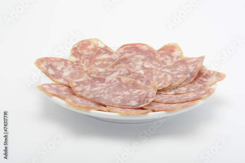 Salchichón cortado en rodajas