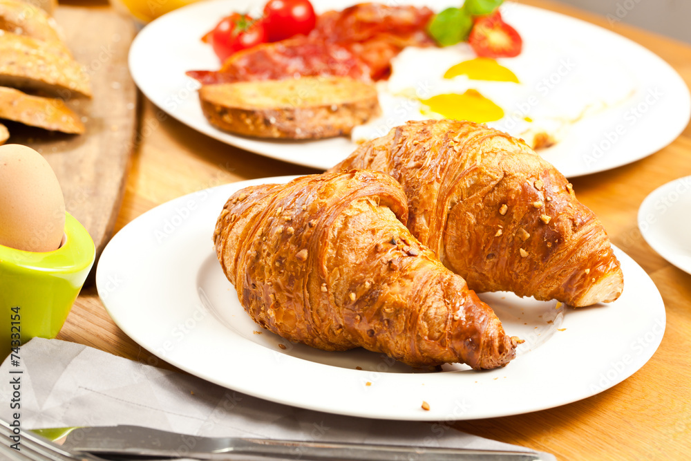 frische croissants frische croissants