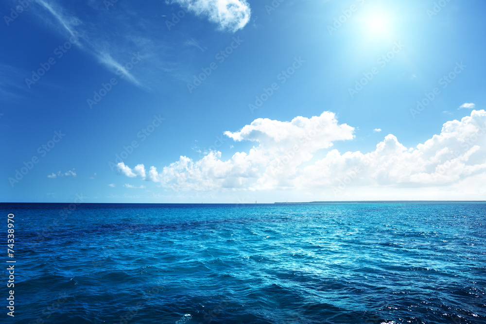 Obraz premium caribbean sea and perfect sky