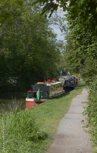 Valokuvatapetti Kennet and Avon Canal at Devizes. England