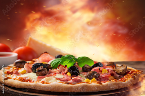 Delicious italian pizza ser...