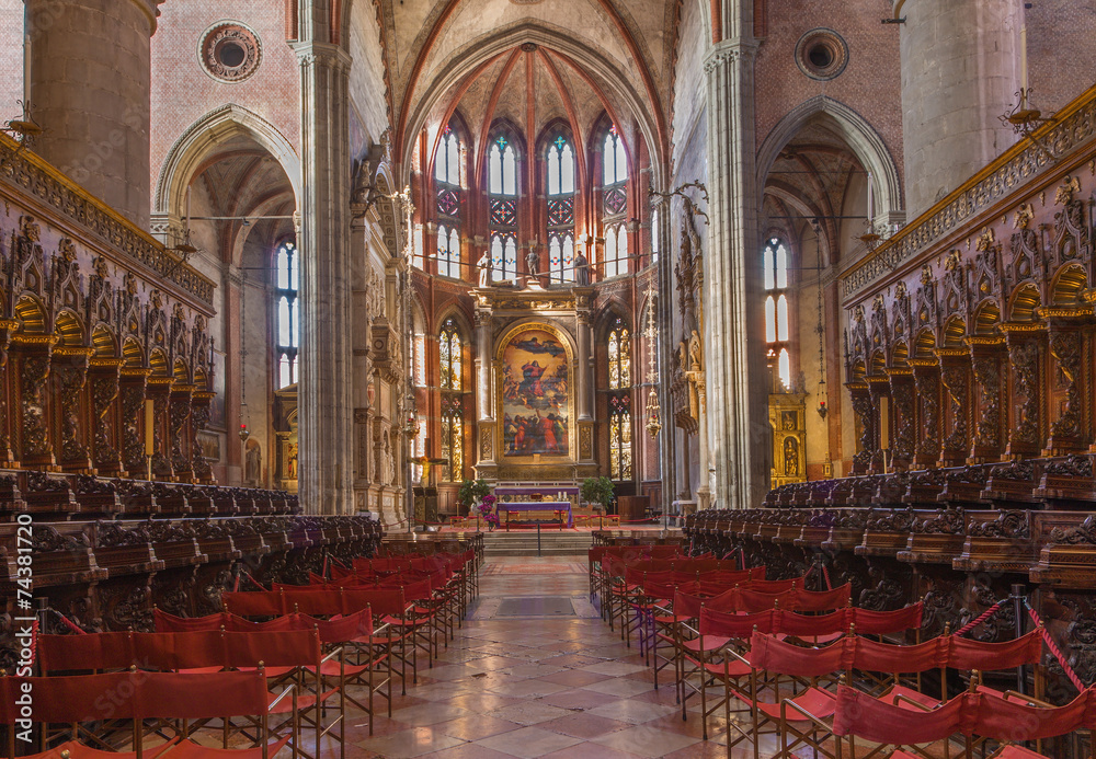 Fototapeta premium Venice - Indoor of church Santa Maria Gloriosa dei Frari.