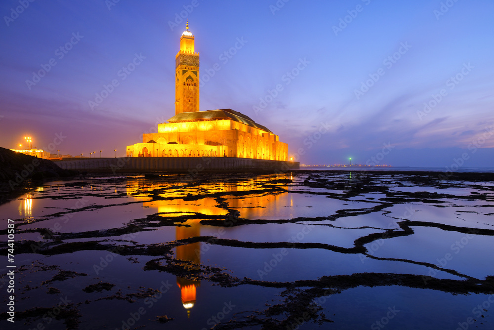 Hassan II Mosque during the sunset in Casablanca, Morocco - obrazy, fototapety, plakaty 
