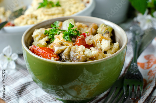 Crumble with vegetables