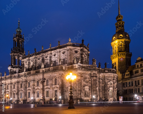 Dresdner Hofkirche am Abend