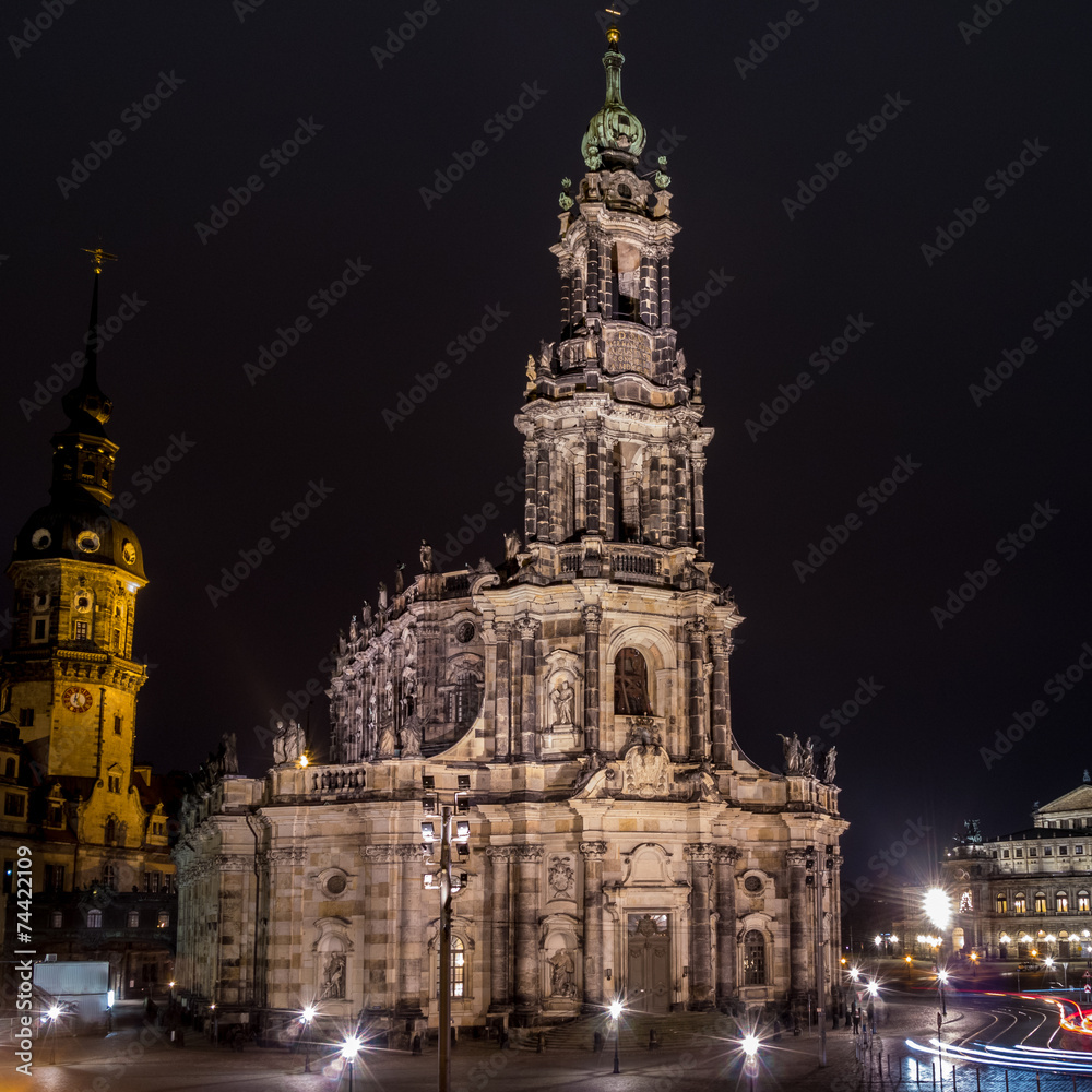 Dresdner Hofkirche am Abend