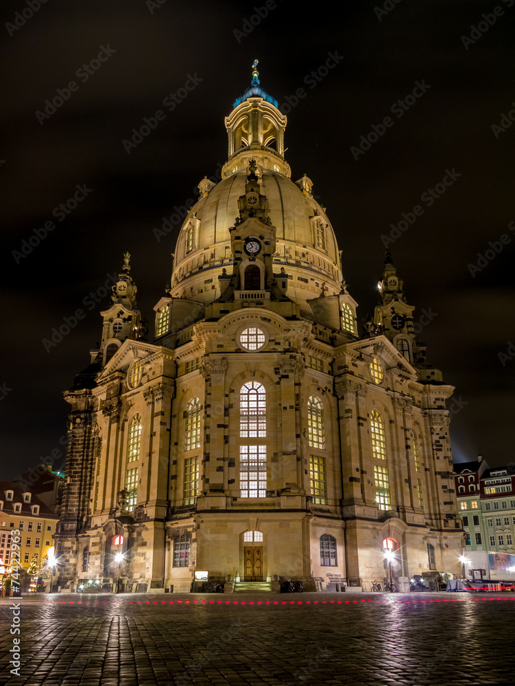 Dresdner Frauenkirche bei Nacht