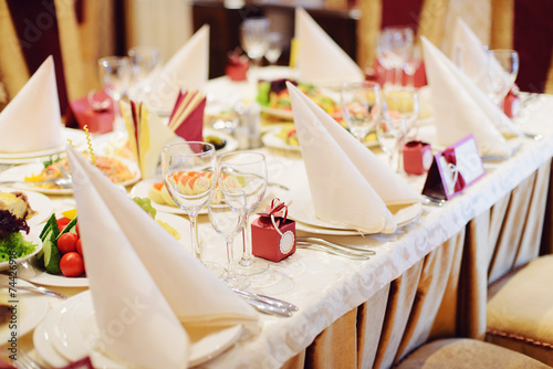 Napkins and Bonbonnieres